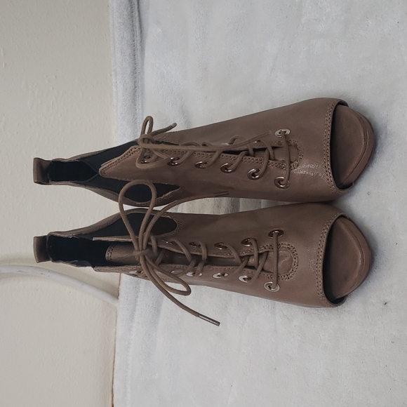 Nine West Open-Toe Tank Heels - Picture 2 of 6